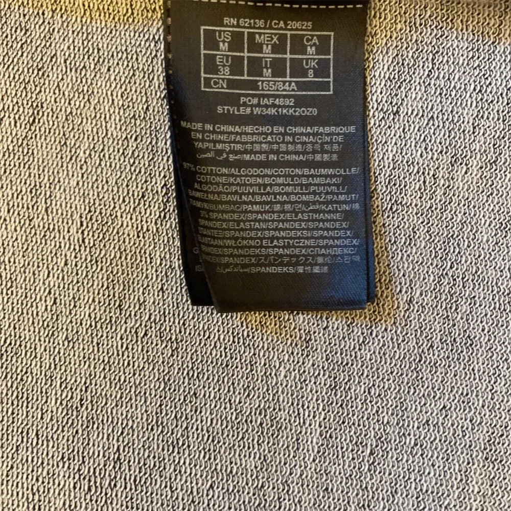 GUESS Designer dress. Chic Modern style - Picture 7 of 7